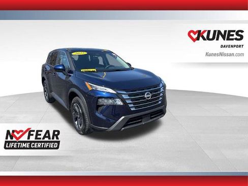 Certified 2025 Nissan Rogue SV FWD image 1