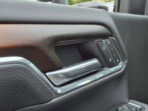 New 2025 GMC Sierra 3500 Denali w/ Denali Reserve Package image 16