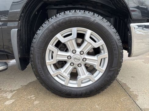 Used 2017 Nissan Titan SV image 52