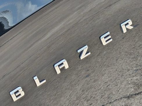 Used 2025 Chevrolet Blazer LT FWD image 11