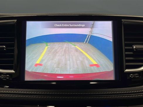 Used 2025 Chrysler Pacifica Limited FWD image 15