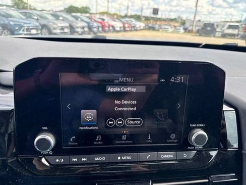 Used 2025 Nissan Pathfinder SV AWD/4WD image 37
