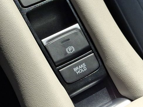 Certified 2024 Honda HR-V LX image 25