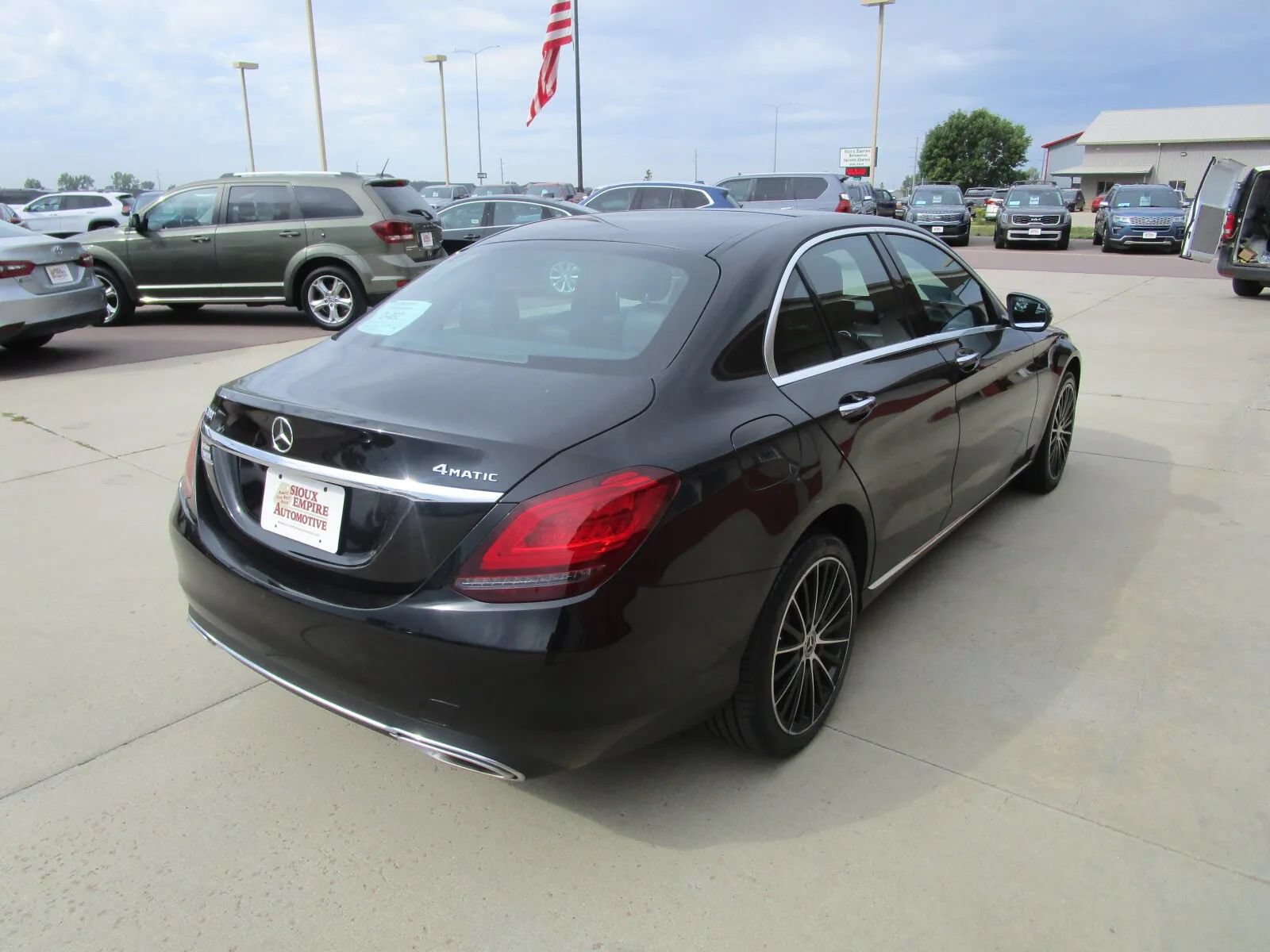 Used 2021 Mercedes-Benz C 300 4MATIC Sedan w/ Premium Package image 7