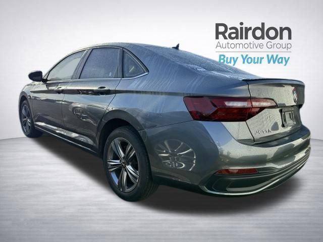 Used 2024 Volkswagen Jetta SE FWD image 10