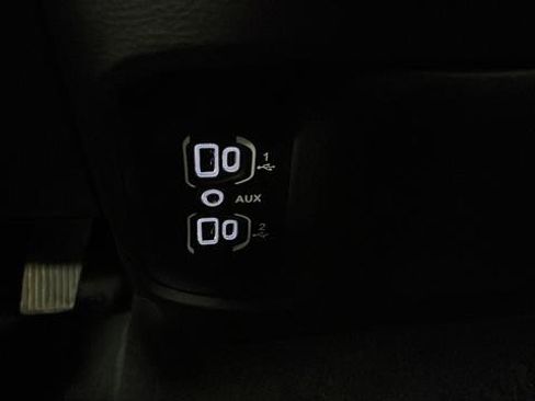 Used 2025 RAM 1500 Laramie image 29