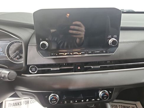 Used 2023 Mitsubishi Outlander SE image 18