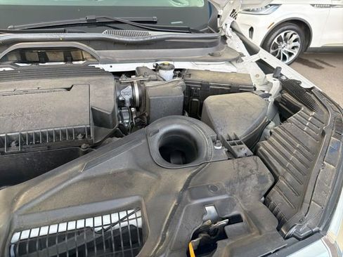Used 2025 Honda Pilot EX-L image 15