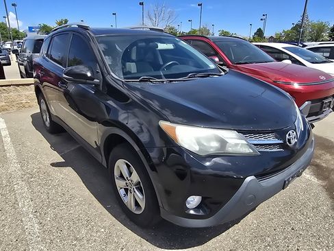 Used 2015 Toyota RAV4 XLE FWD image 19