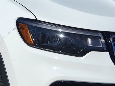 Certified 2023 Jeep Compass Limited w/ Sun and Sound Group image 16