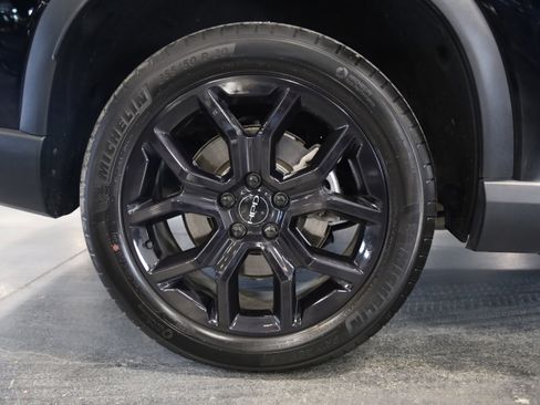 Used 2025 Honda Pilot Elite image 11