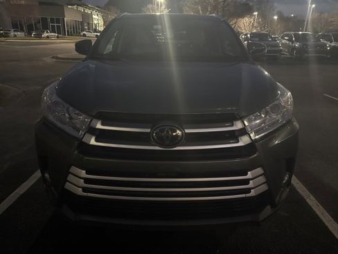 Used 2019 Toyota Highlander XLE image 7