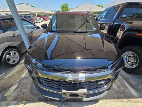 Certified 2025 Chevrolet TrailBlazer RS w/ Convenience Package FWD image 2