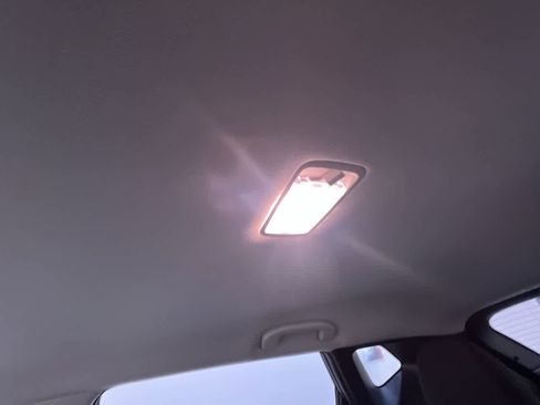 Used 2022 Nissan Rogue Sport S image 38