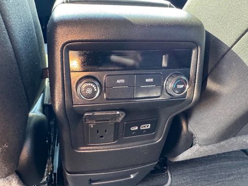 Used 2020 GMC Acadia SLE w/ Driver Convenience Package FWD image 16