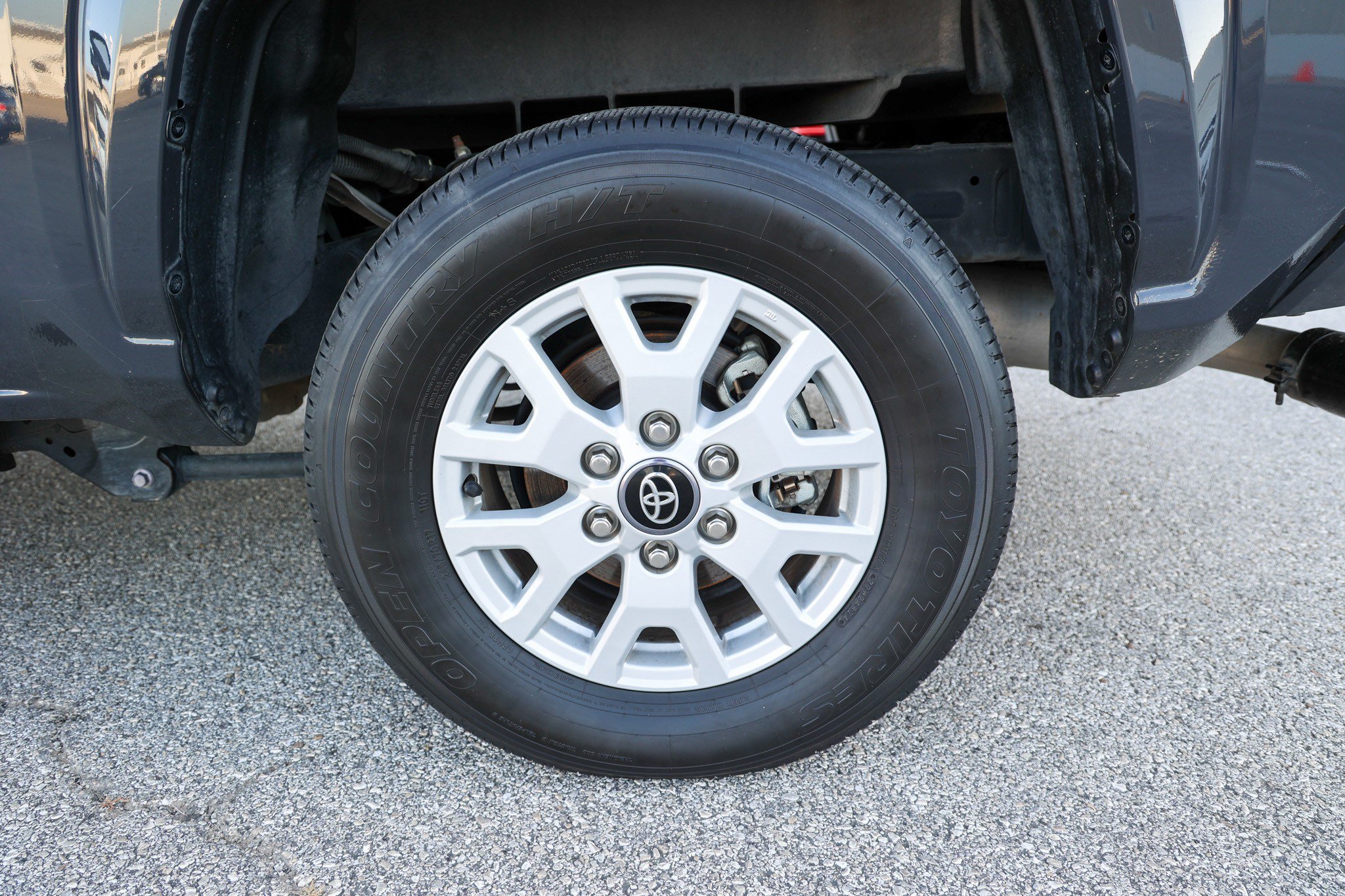 Certified 2025 Toyota Tacoma SR5 AWD/4WD image 16