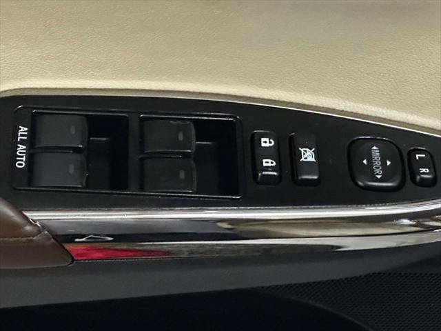 Used 2017 Toyota Avalon XLE w/ Protection Package FWD image 12