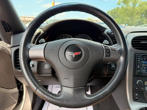 Used 2007 Chevrolet Corvette Coupe w/ Preferred Equipment Group RWD image 18