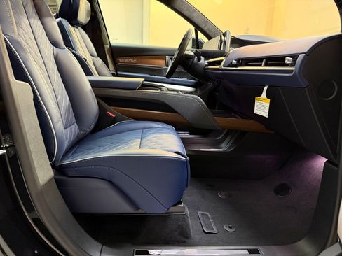 New 2026 Cadillac Vistiq Premium Luxury AWD/4WD image 54