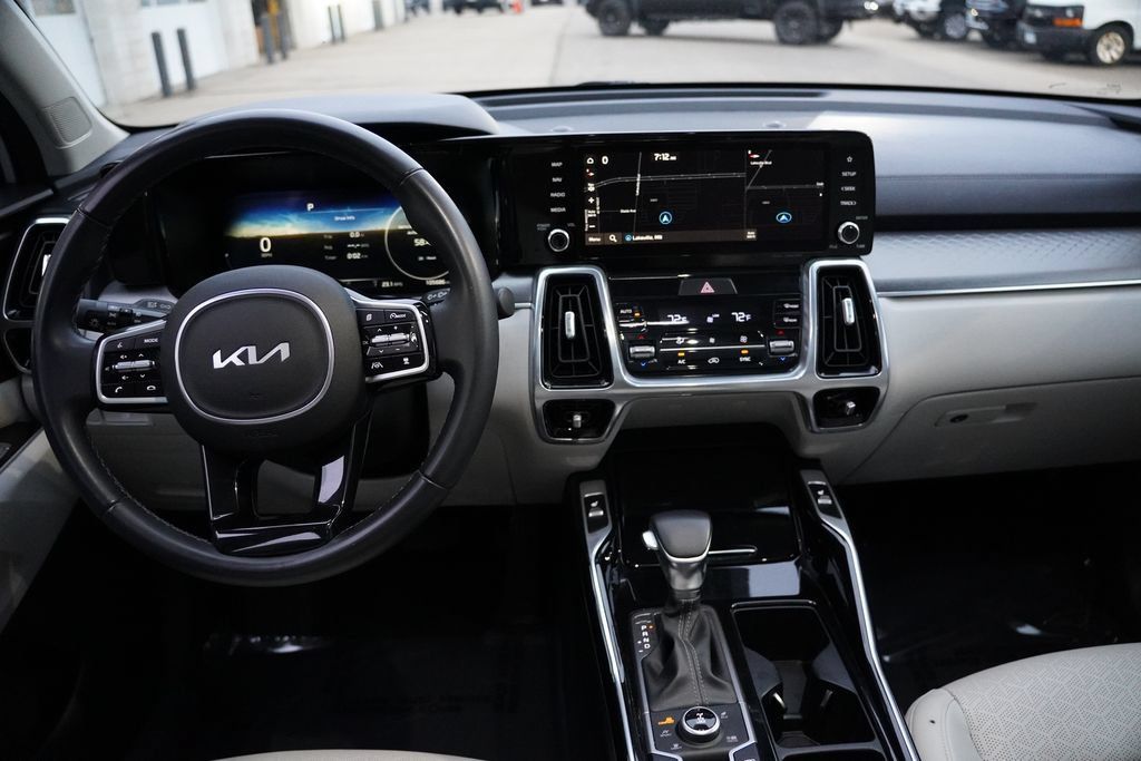 Used 2023 Kia Sorento SX AWD/4WD image 20