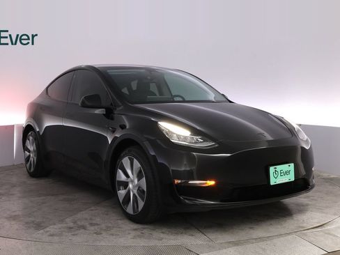 Used 2022 Tesla Model Y Long Range AWD/4WD image 13