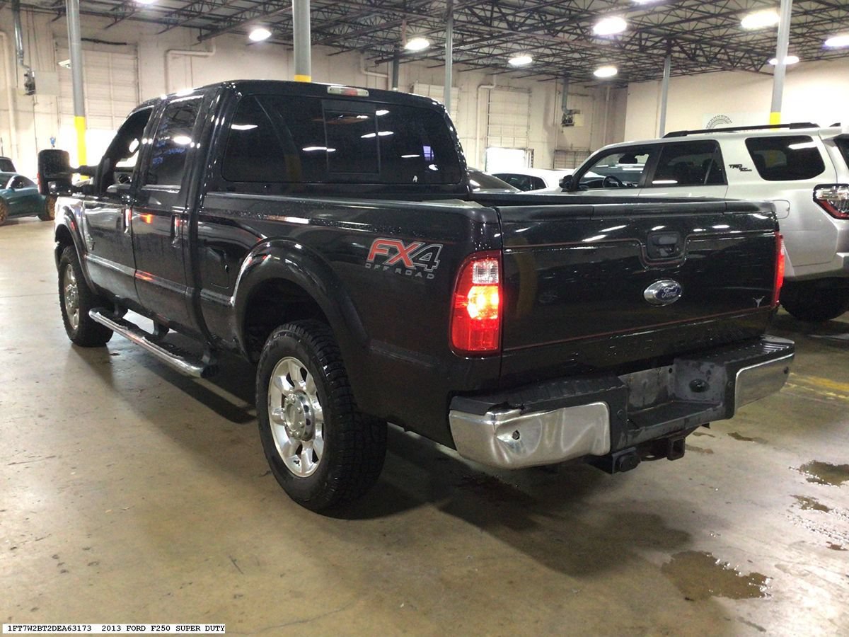 Used 2013 Ford F250 Lariat w/ Lariat Interior Pkg AWD/4WD image 6