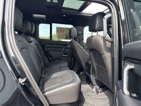 Used 2025 Land Rover Defender 110 S AWD/4WD image 36