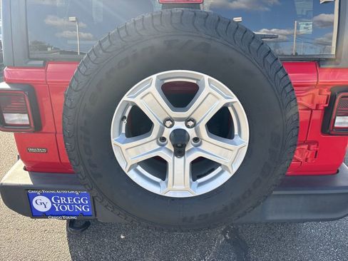 Used 2018 Jeep Wrangler Unlimited Sport S image 12