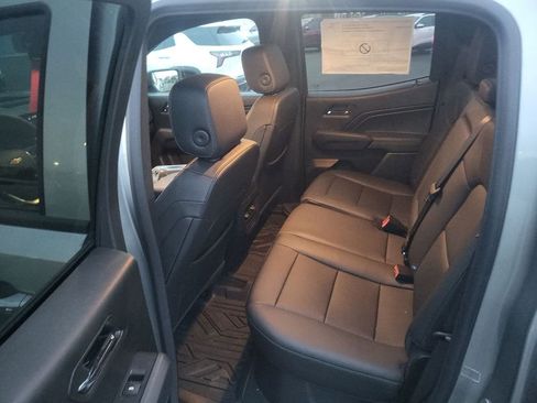 New 2025 Chevrolet Colorado LT w/ LT Convenience Package image 18