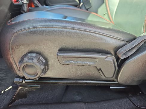 Used 2018 Jeep Wrangler Unlimited Rubicon image 12