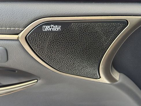 Used 2021 Lexus ES 300h w/ Accessory Package FWD image 20