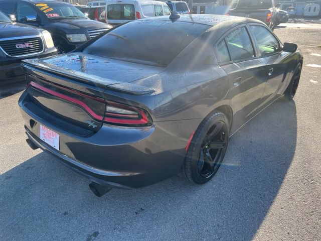Used 2016 Dodge Charger R/T RWD image 5