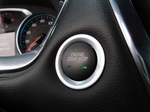 Used 2023 Chevrolet Traverse LT image 10