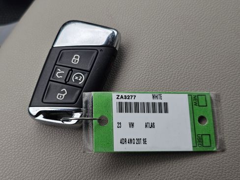 Used 2023 Volkswagen Atlas SE image 32