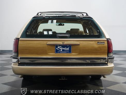 Used 1996 Buick Roadmaster Estate RWD image 25