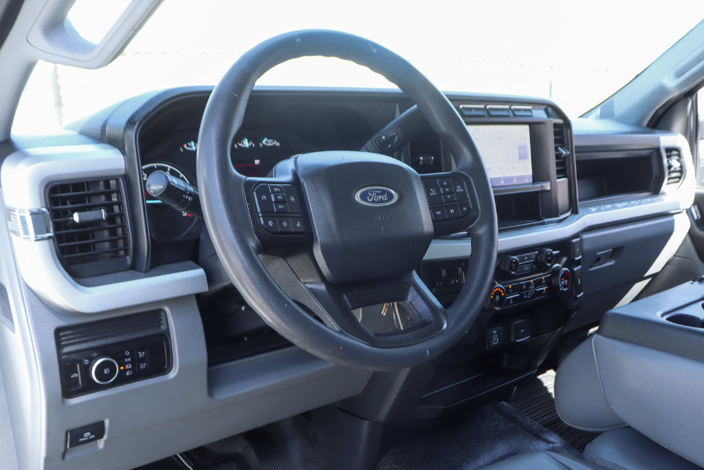 Used 2023 Ford F550 2WD Regular Cab Super Duty image 19