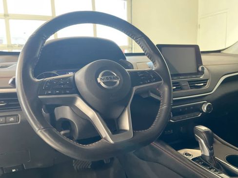 Used 2022 Nissan Altima 2.5 SR image 14