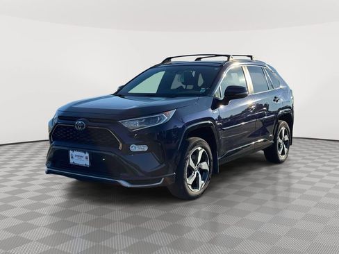 Used 2021 Toyota RAV4 SE w/ Weather & Moonroof Package AWD/4WD image 3