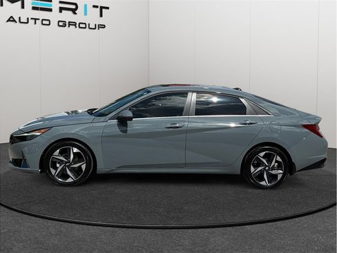 Used 2022 Hyundai Elantra SEL w/ Convenience + Premium Package FWD image 5