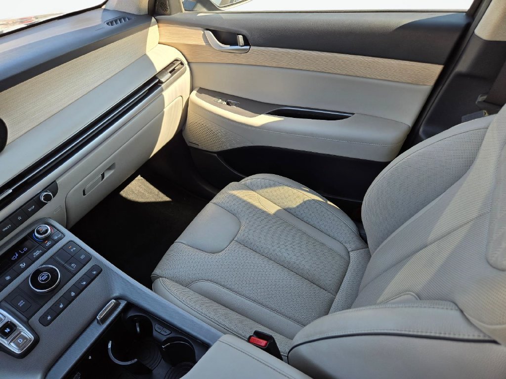 Used 2024 Hyundai Palisade Limited FWD image 22