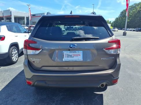 Used 2022 Subaru Forester Limited AWD/4WD image 2