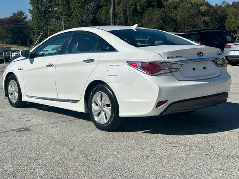 Used 2015 Hyundai Sonata Hybrid image 9
