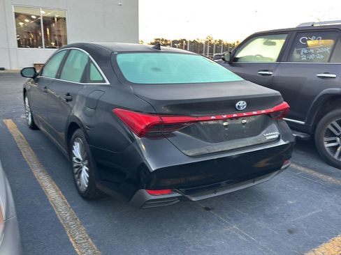 Used 2022 Toyota Avalon Limited image 7