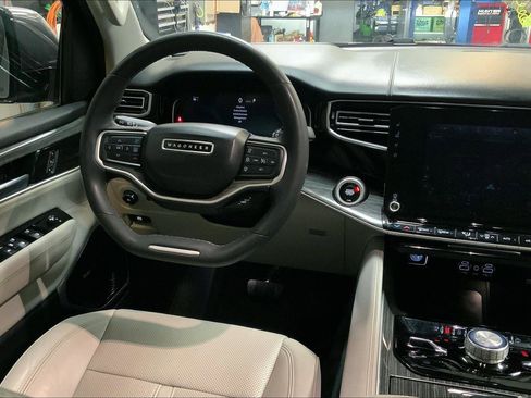 Used 2022 Jeep Wagoneer Series III w/ Premium Group I image 5