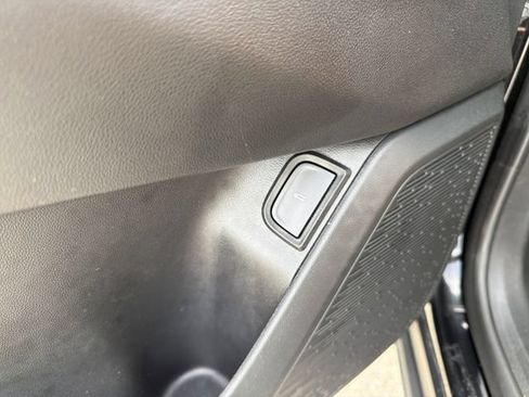 Used 2025 Chevrolet Equinox LT w/ Convenience Package II FWD image 39