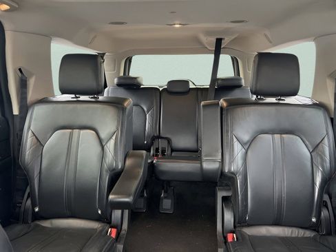 Used 2018 Ford Expedition Max Platinum image 26