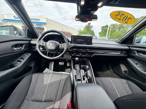 Used 2025 Honda Accord Sport image 25