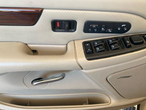 Used 2003 Cadillac Escalade 2WD image 10