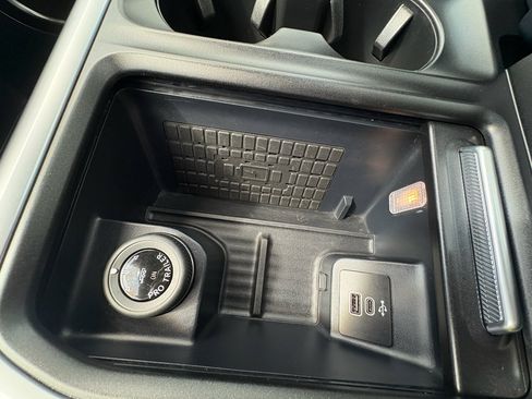Used 2025 Ford Expedition Max Active AWD/4WD image 33