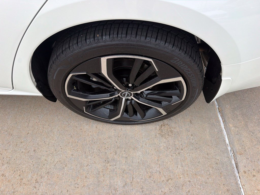 Used 2025 Nissan Altima 2.5 SR AWD/4WD image 9